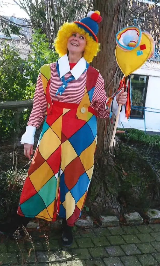 377 Clown pipo